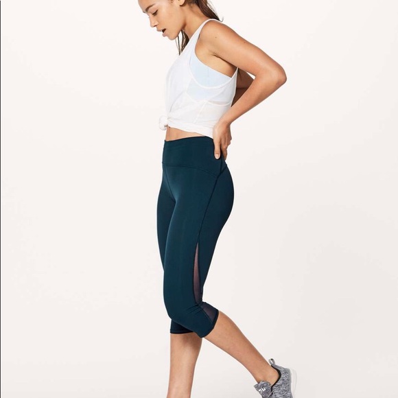lululemon athletica Pants - Lululemon Train Times Cropped Leggings size 6